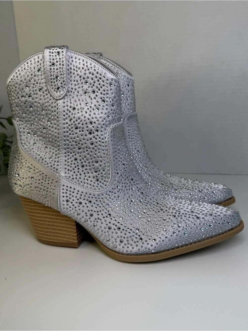 Qupid Silver Sparkle Leslie Rhinestone Western Boots Womens Size 7 Festival Boho